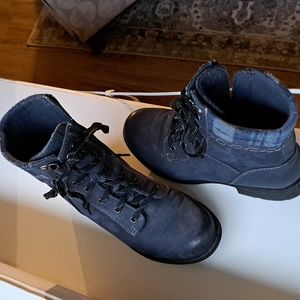 Earth Origins Rowan boots size 9.5